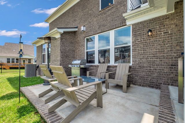 885 Rockwell Dr, Hendersonville, TN 37075