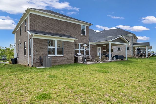 885 Rockwell Dr, Hendersonville, TN 37075