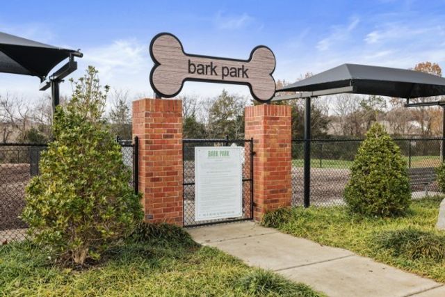 885 Rockwell Dr, Hendersonville, TN 37075