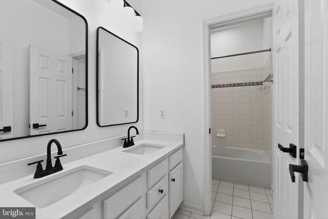 42345 ASTORS BEACHWOOD CT, Chantilly, VA 20152