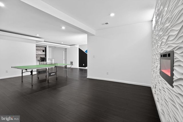 42345 ASTORS BEACHWOOD CT, Chantilly, VA 20152