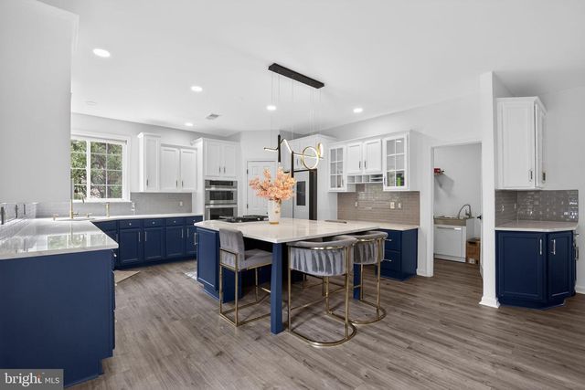 42345 ASTORS BEACHWOOD CT, Chantilly, VA 20152