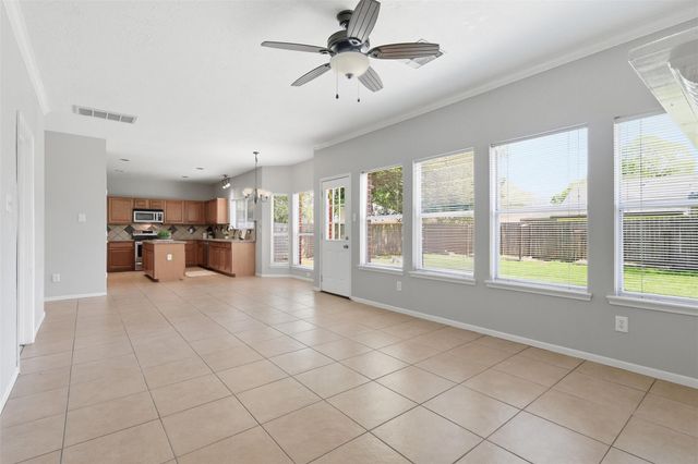 322 Welford Lane, Highlands, TX 77562