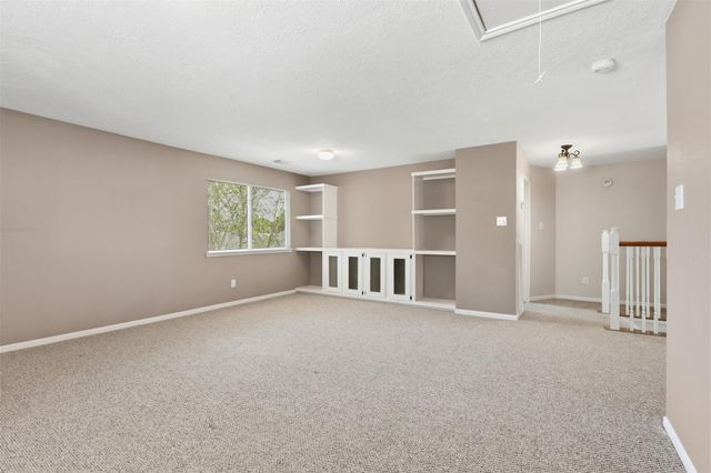 322 Welford Lane, Highlands, TX 77562