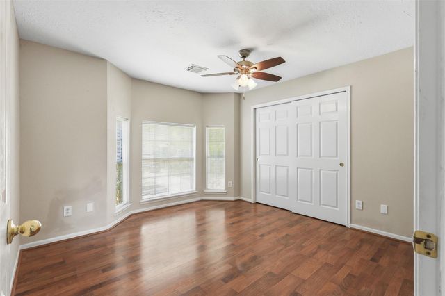 322 Welford Lane, Highlands, TX 77562