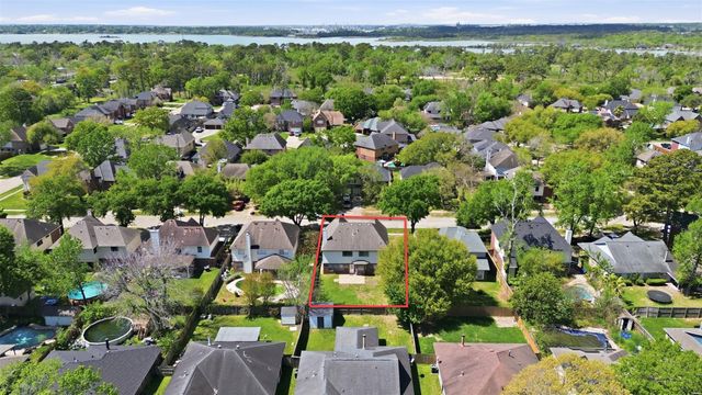 322 Welford Lane, Highlands, TX 77562