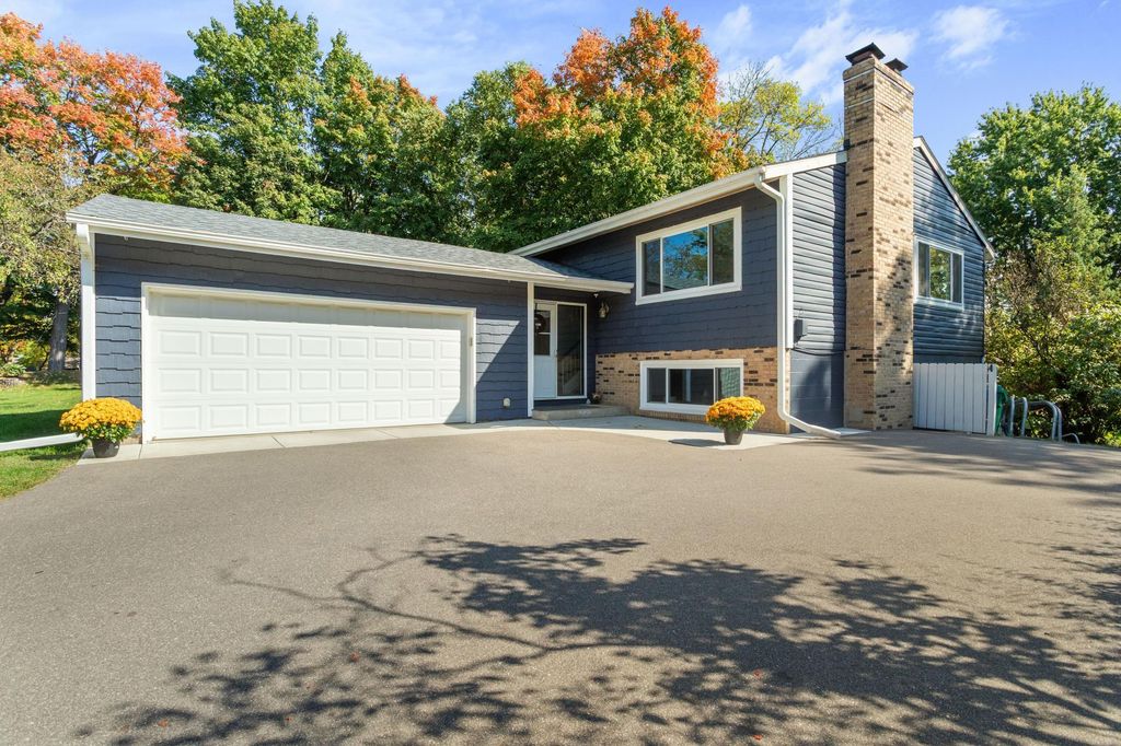 18500 32nd Avenue N, Plymouth, MN 55447