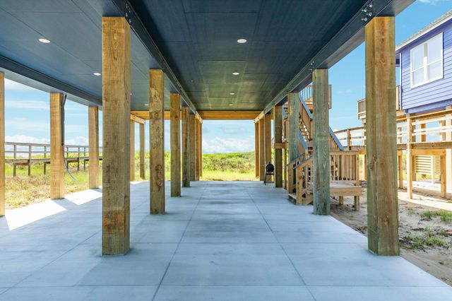 4835 Bluewater Drive, Surfside Beach, TX 77541
