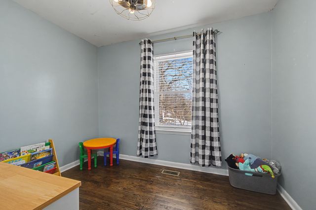 112 Valleywood Ct, Dickson, TN 37055