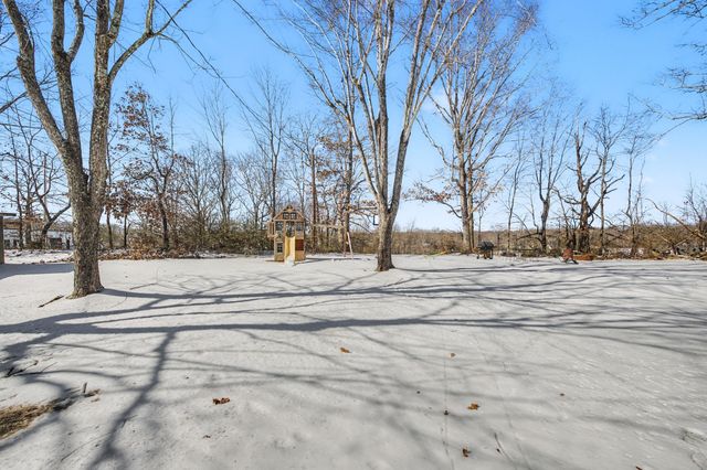 112 Valleywood Ct, Dickson, TN 37055