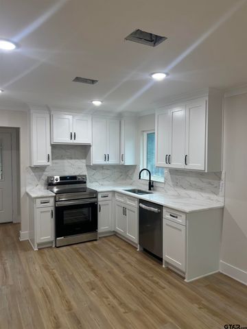 979 Brazos, Bullard, TX 75757