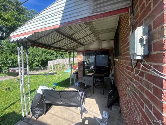 5740 Greer Avenue, St Louis, MO 63120