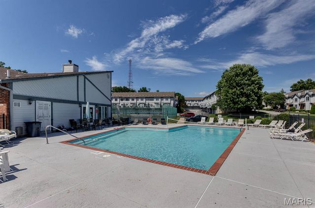 3307 Sherman Park Drive 3C, St Charles, MO 63303