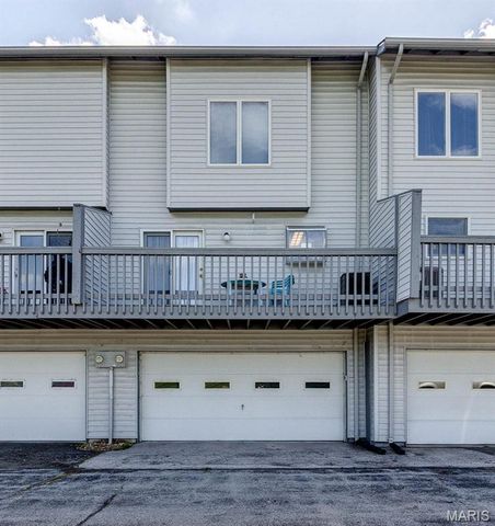 3307 Sherman Park Drive 3C, St Charles, MO 63303