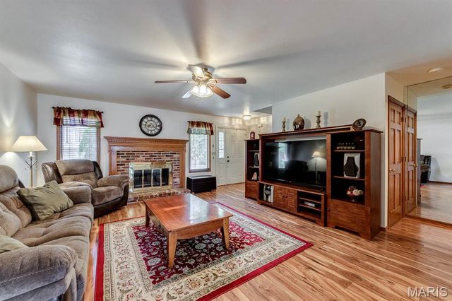 3307 Sherman Park Drive 3C, St Charles, MO 63303