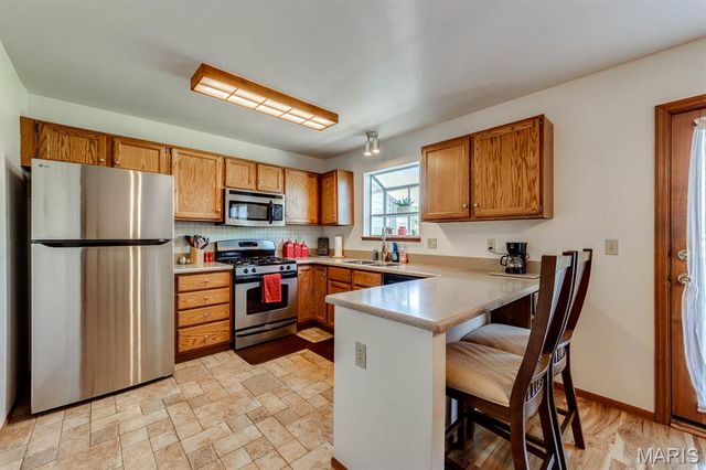 3307 Sherman Park Drive 3C, St Charles, MO 63303