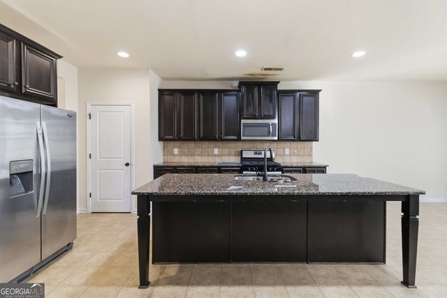2138 Dodson Woods Drive, Fairburn, GA 30213