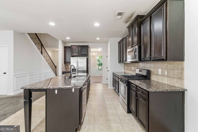 2138 Dodson Woods Drive, Fairburn, GA 30213