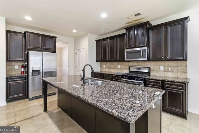 2138 Dodson Woods Drive, Fairburn, GA 30213