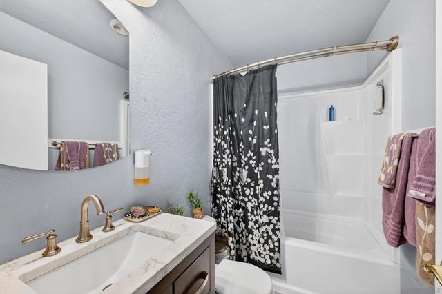 8529 Snow White Dr, El Cajon, CA 92021