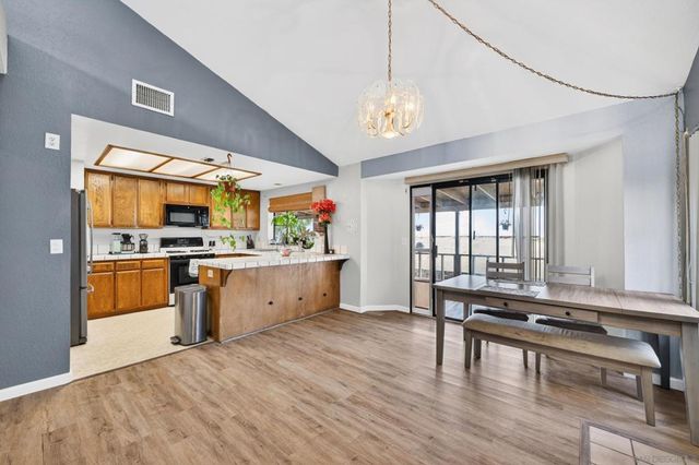 8529 Snow White Dr, El Cajon, CA 92021