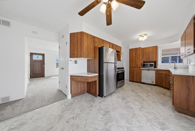 2204 Joanna Avenue, Zion, IL 60099