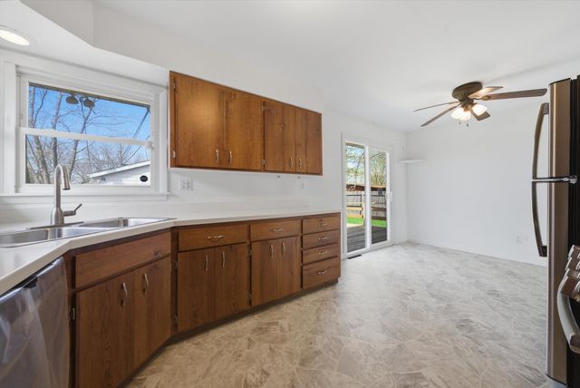 2204 Joanna Avenue, Zion, IL 60099