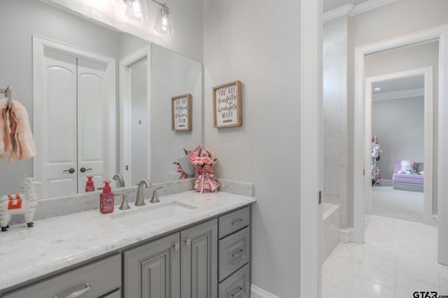 11056 Hidden Hollow Ln, Tyler, TX 75703