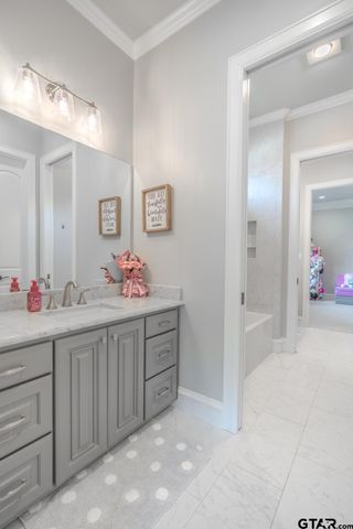 11056 Hidden Hollow Ln, Tyler, TX 75703