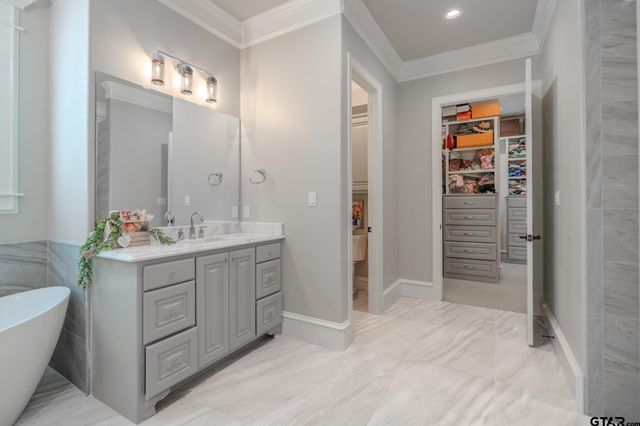 11056 Hidden Hollow Ln, Tyler, TX 75703
