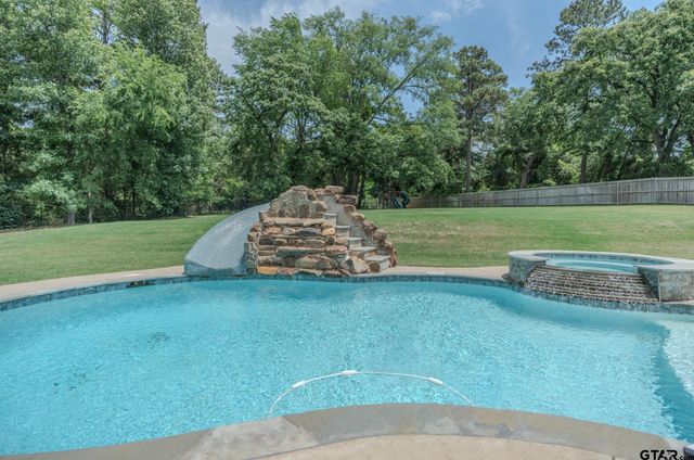 11056 Hidden Hollow Ln, Tyler, TX 75703