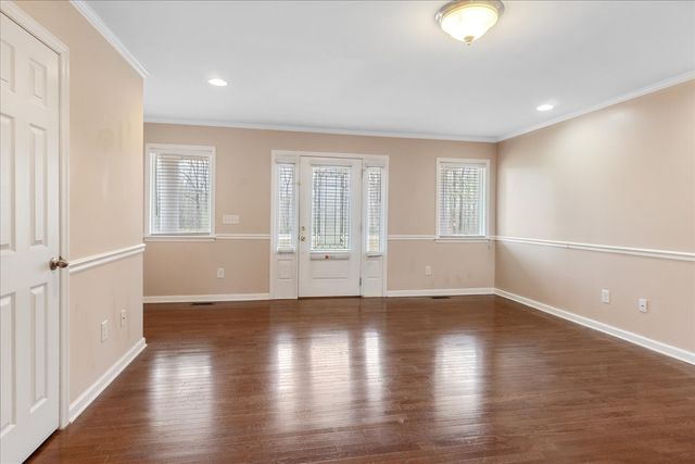732 Tiger Bennett Rd, Hampshire, TN 38461
