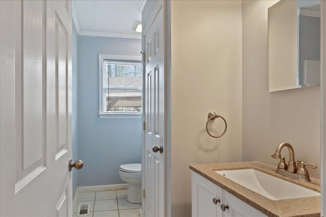 732 Tiger Bennett Rd, Hampshire, TN 38461