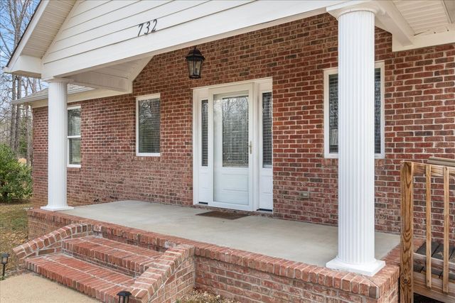 732 Tiger Bennett Rd, Hampshire, TN 38461