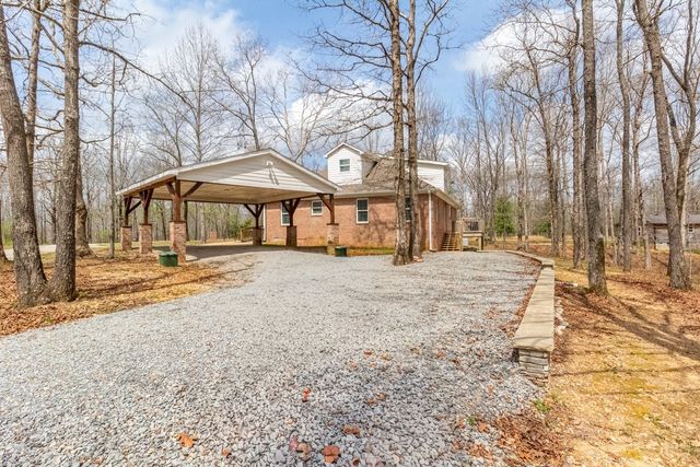 732 Tiger Bennett Rd, Hampshire, TN 38461