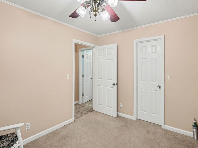 4918 Woodrow Rd, Woodlawn, TN 37191