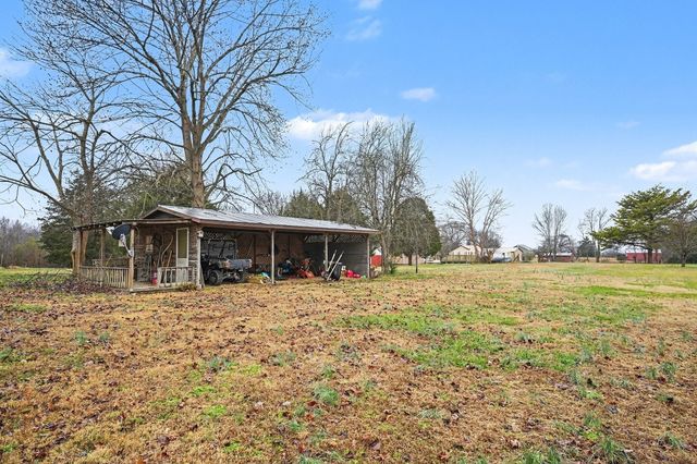 4918 Woodrow Rd, Woodlawn, TN 37191