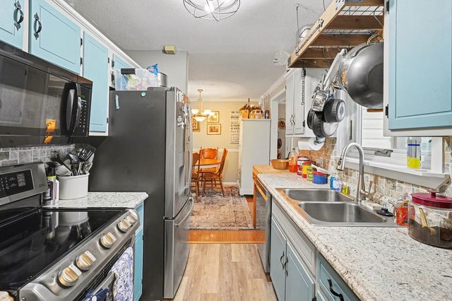 4918 Woodrow Rd, Woodlawn, TN 37191