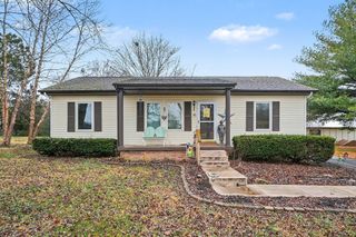 4918 Woodrow Rd, Woodlawn, TN 37191