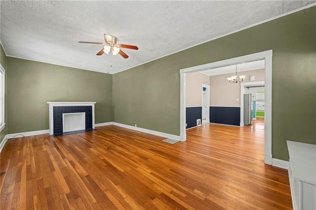 422 N KENSINGTON Avenue, Kansas City, MO 64123