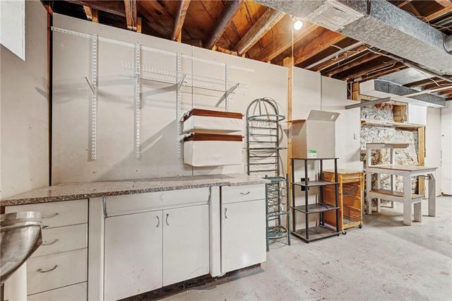 422 N KENSINGTON Avenue, Kansas City, MO 64123