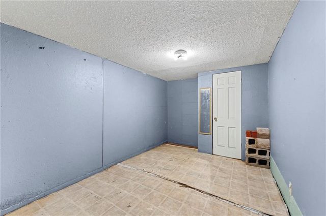 422 N KENSINGTON Avenue, Kansas City, MO 64123