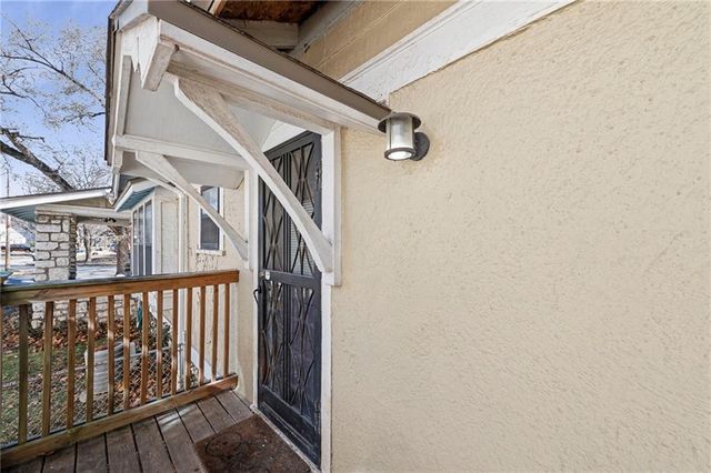 422 N KENSINGTON Avenue, Kansas City, MO 64123