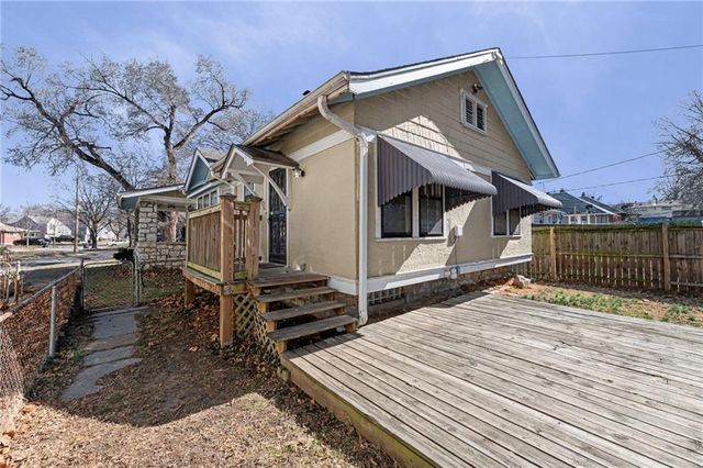 422 N KENSINGTON Avenue, Kansas City, MO 64123