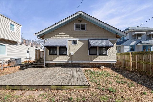 422 N KENSINGTON Avenue, Kansas City, MO 64123