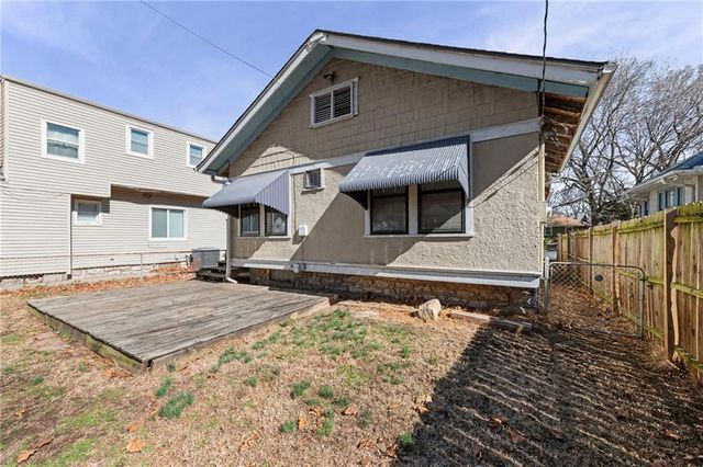 422 N KENSINGTON Avenue, Kansas City, MO 64123