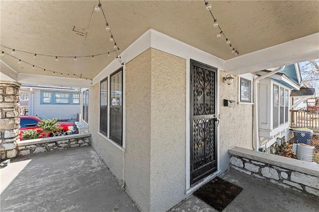 422 N KENSINGTON Avenue, Kansas City, MO 64123