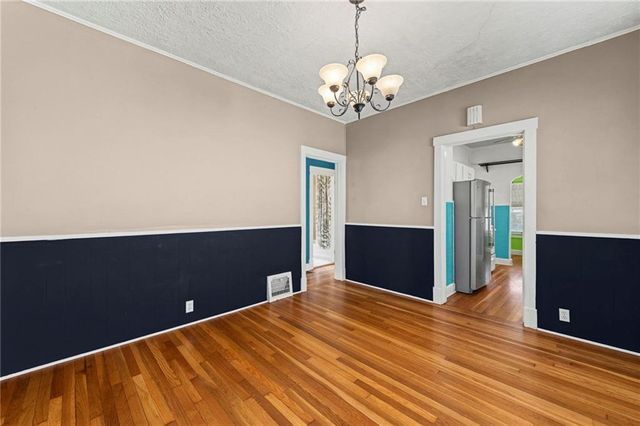 422 N KENSINGTON Avenue, Kansas City, MO 64123