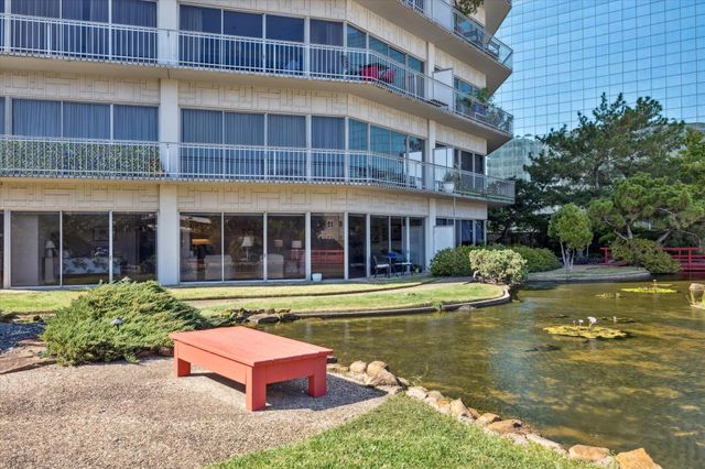 5050 Woodway Drive 2D, Houston, TX 77056