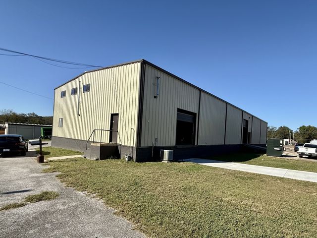 25 Burley Dr, Hartsville, TN 37074